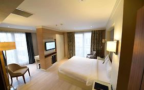 Le Mirage Hotel